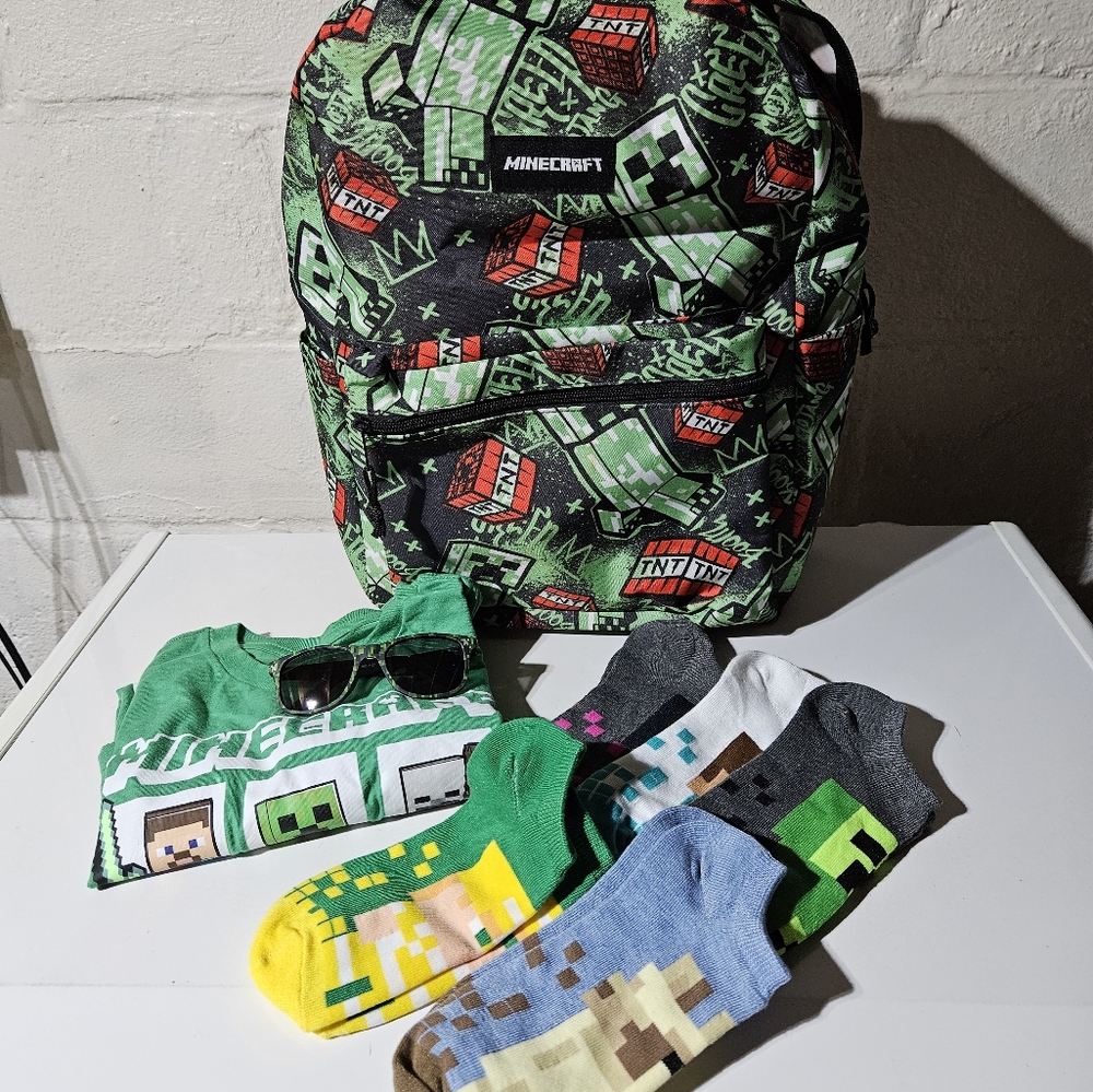 Mine Craft new back pack With Accesories